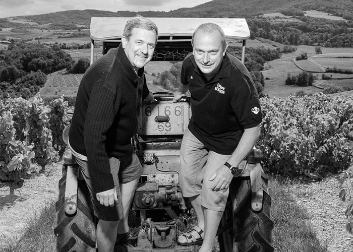 /medias/Bergeron-Vin-paragraphe1.jpg?context=bWFzdGVyfGltYWdlc3wxNjUxNDd8aW1hZ2UvanBlZ3xhRFZrTDJnNFlpOHhOVEl6TkRZeU5UUTNNRFE1TkM5Q1pYSm5aWEp2Ymw5V2FXNWZjR0Z5WVdkeVlYQm9aVEV1YW5CbnwwOWZiZjIyODExZWE1MjVkNjQxZjc4NjIxM2RkZDVmYzg3MjVlNTJiYjhhMzI1ZDgyMmU5NjRkNjZkZmNmZmJk